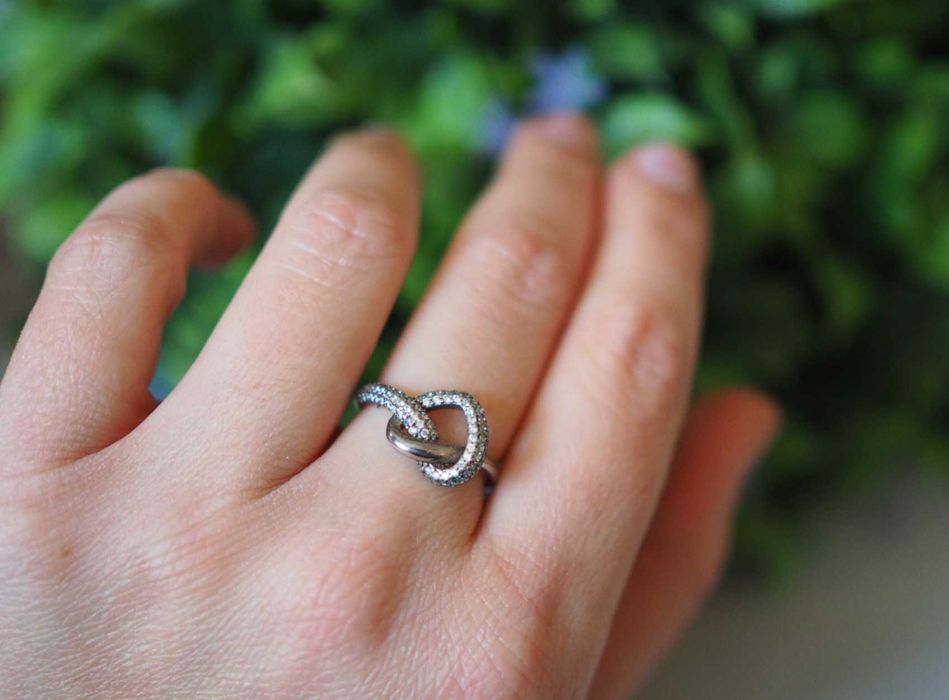 Pierścionek srebrny 925. Przeplatane serce. Na Walentynki. R. 14.