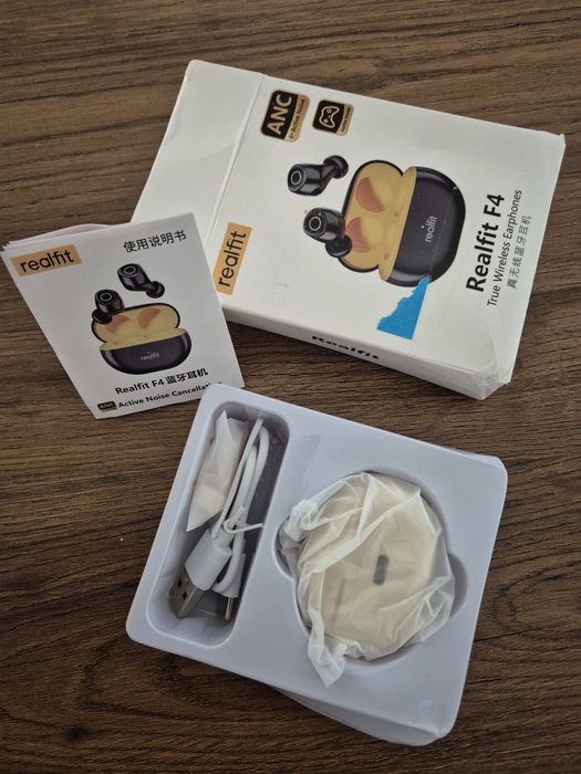 Auriculares Sem Fios Realfit F4
 * Marca: Realfit
 * Mo