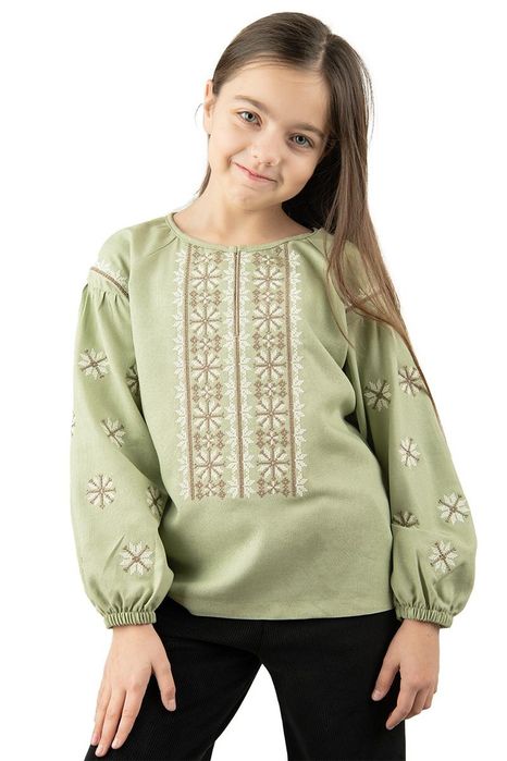 Новинки лляних вишиванок для всієї родини