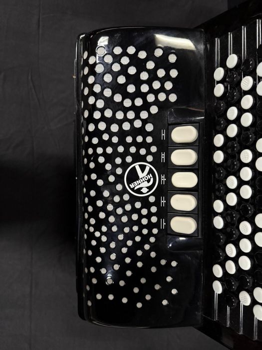 Acordeão HOHNER NOVA III 96 Baixos