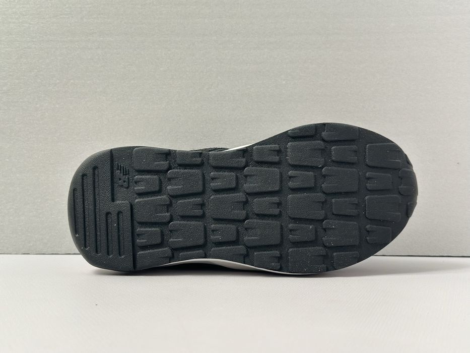 Дитячі кросівки New Balance Junior 5740 Black, розміри 26-37