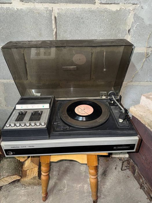 Вініловий програвач Radiotehnika Melodija 103B