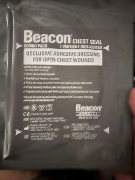 Оклюзійні наліпки та турнікети