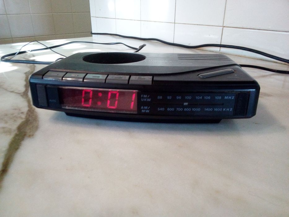 Rádio Despertador Antigo Oshima