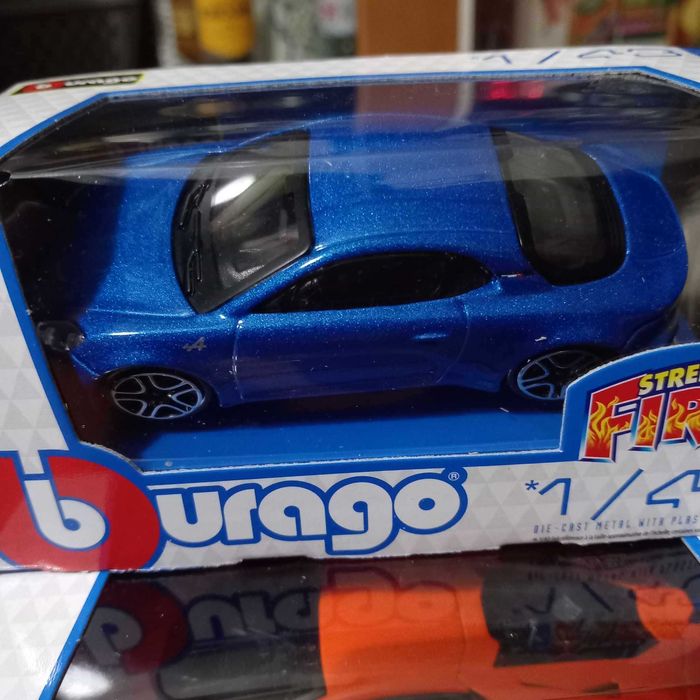 Bburago na escala 1/43 NOVO com 20% de desconto