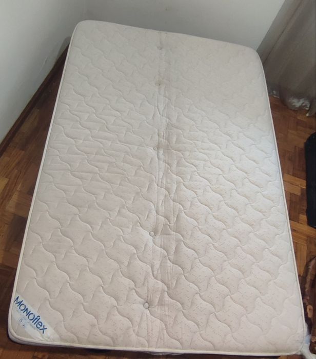 Sofá cama com colchão monoflex