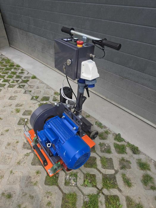 Piła samojezdna do betonu cięcia rowków w podłodze wylewce posadzce