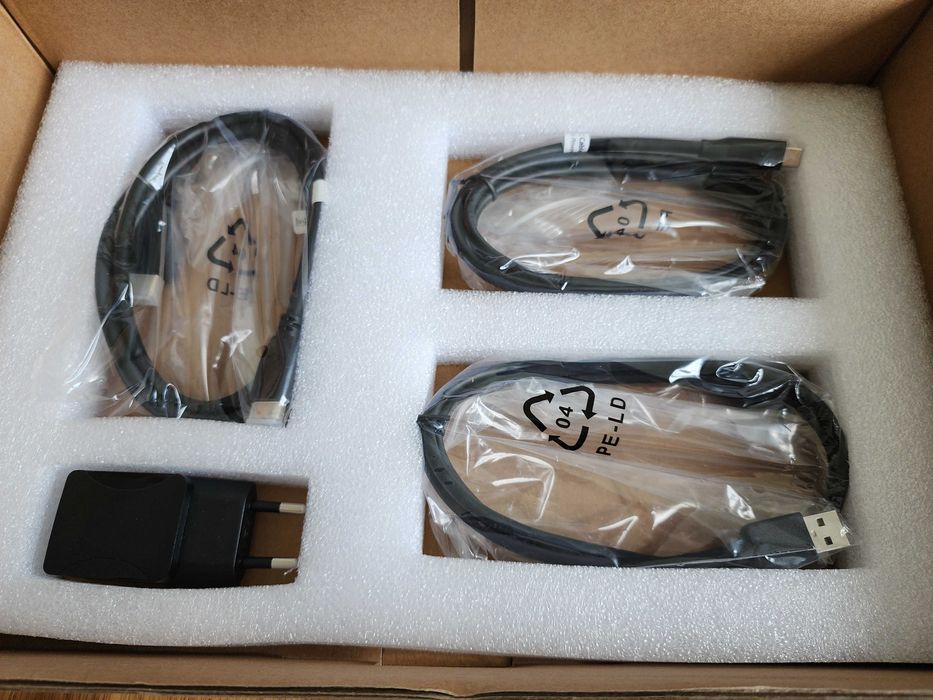 Портативний монитор Bimawen 13.3" OLED 400Nit 1ms 10bit 100% DCI-P3