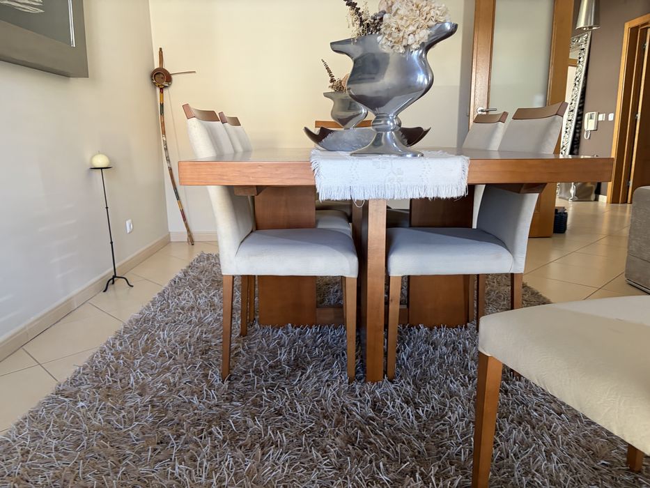Mesa de jantar c/6 cadeiras