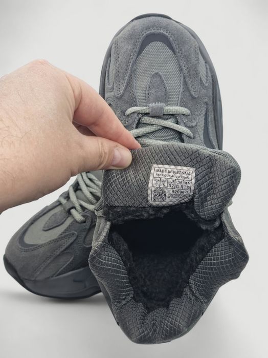 Жіночі - підліткові зимові кросівки Adidas Yeezy Boost 700 V2 (-21°C)