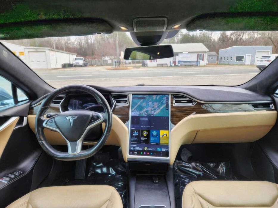 Tesla Model S      2016