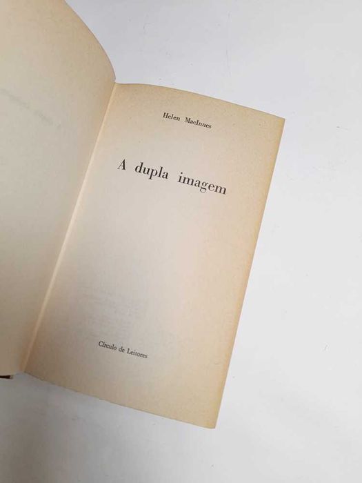 Dupla imagem – Helen Mac Innes