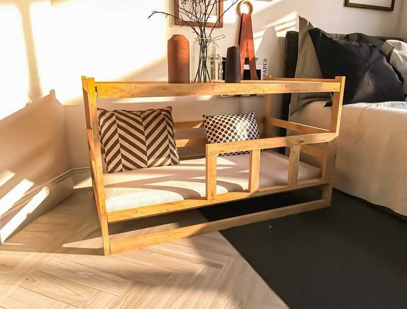 Mesa de cabeceira com espreguiçadeira para animais