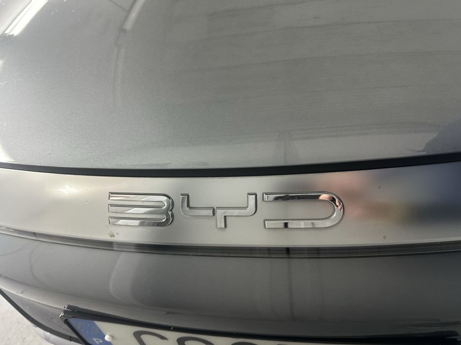BYD Frise de tras lado esquerdo