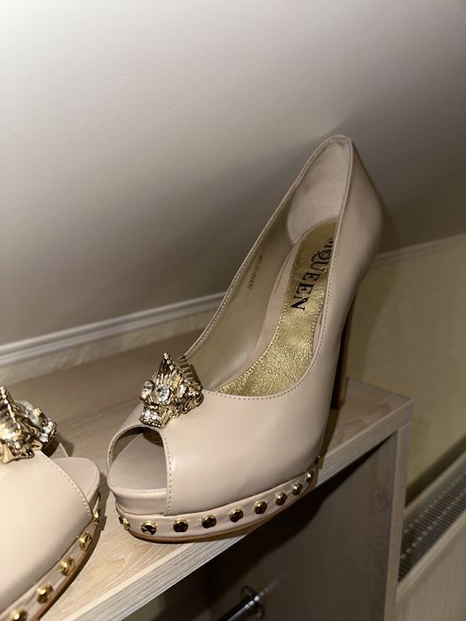 Туфлі McQueen  молочні