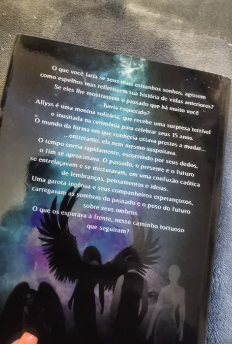 Livro "Pynian: O começo do fim" de Alexia Liz
