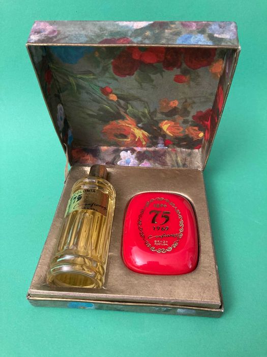 Caixa Frasco Perfume e Sabonete 75 Anos Da Confiança Anos 60 Ach Brito