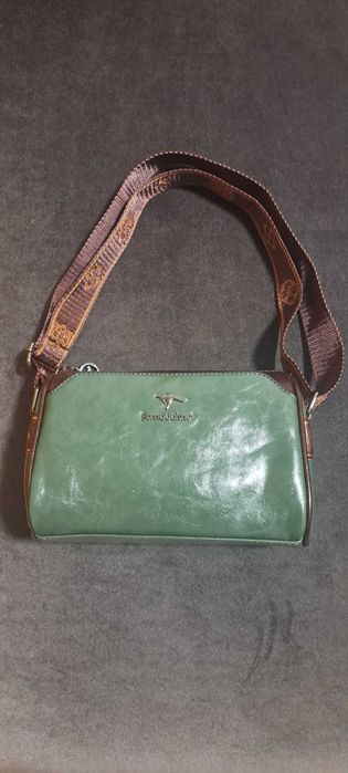 Carteira, sapatos e borboleta para barriga