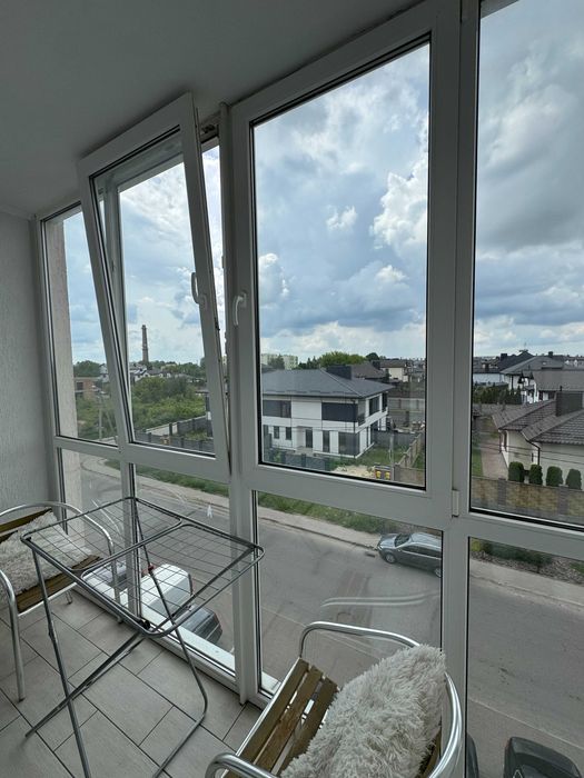 Продаж 2-к квартири з балконом та окремими кімнатами