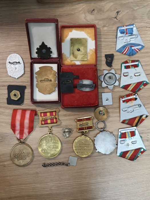 Mix odznaczeń i odznak