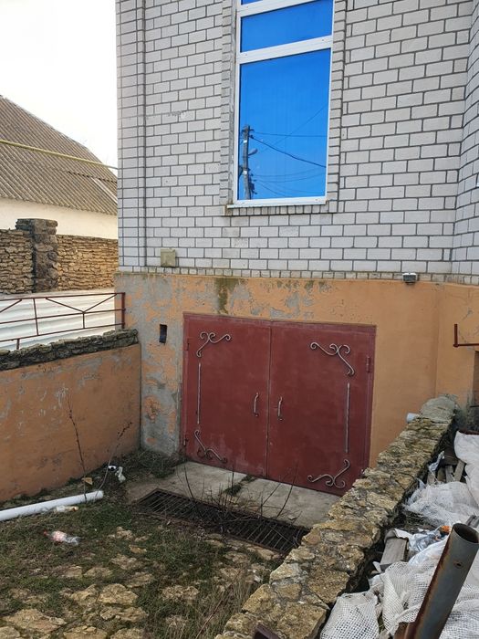 Продаётся добротный 3-х эт.дом в Константиновке для большой семьи.