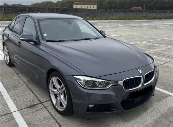BMW 330e F30 LCI com packM e todo o histórico na BMW