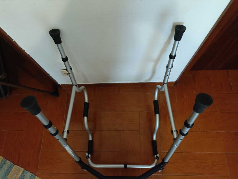 Andarilho Articulado de 2 Níveis - Dobrável, Regulável, Estável