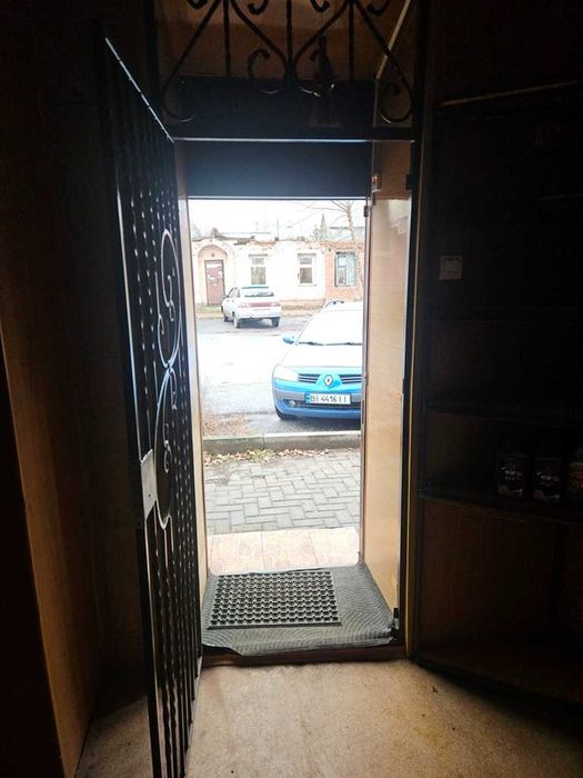 21 м2, вул. Раїси Кириченко