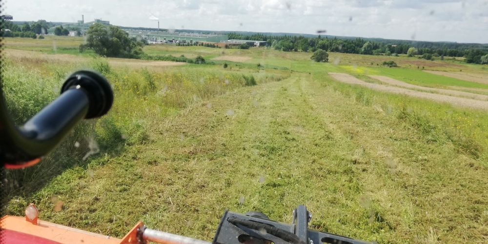Koszenie mulczerem, rozbiórki budynków, czyszczenie działek