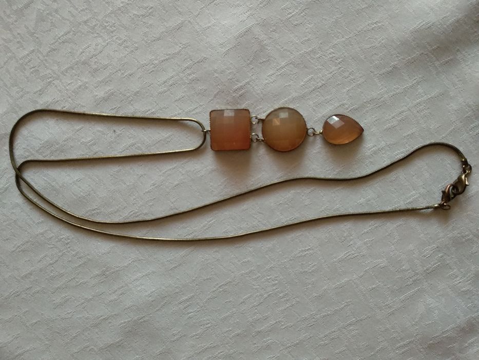 Łańcuszek z kamykami