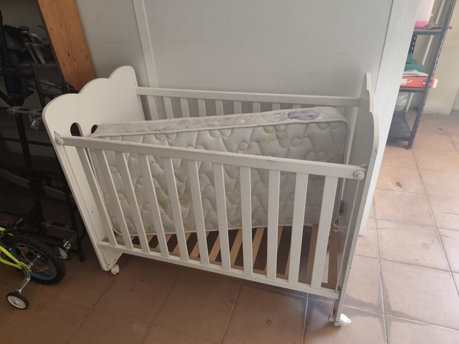 Cama de grades micuna