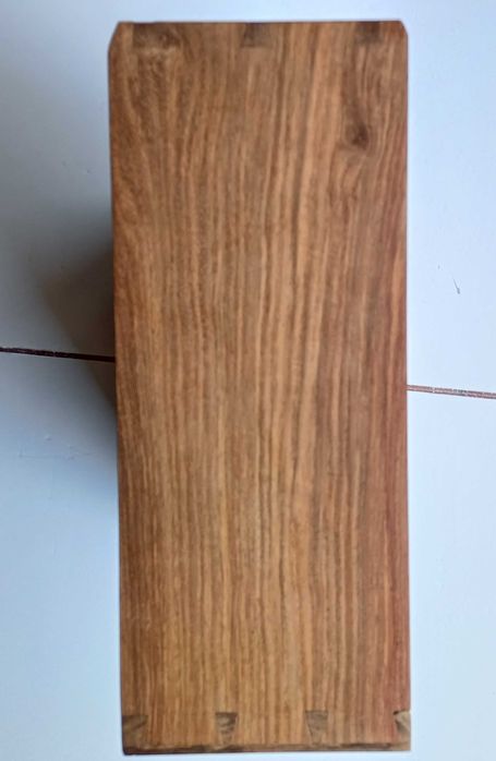 Armário com portas de correr.