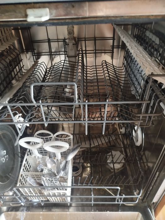 Máquina de lavar louça para peças