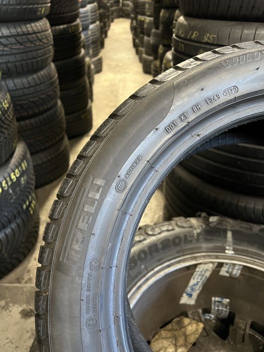 Шини Зимові 215х55хR18 PIRELLI SOTTOZERO 3 / 4шт / 90+%Залишок / 2023р