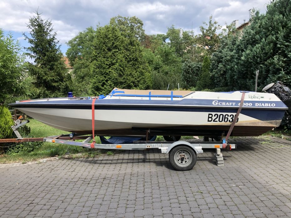 Sportowa łódź motorowa Glastron G-Craft