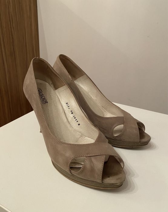 Skórzane szpilki NEŚCIOR