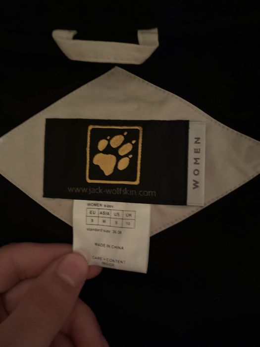 Ветровка Jack Wolfskin состояние отличное без дефектов