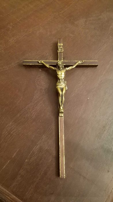 crucifixo de cristo em metal