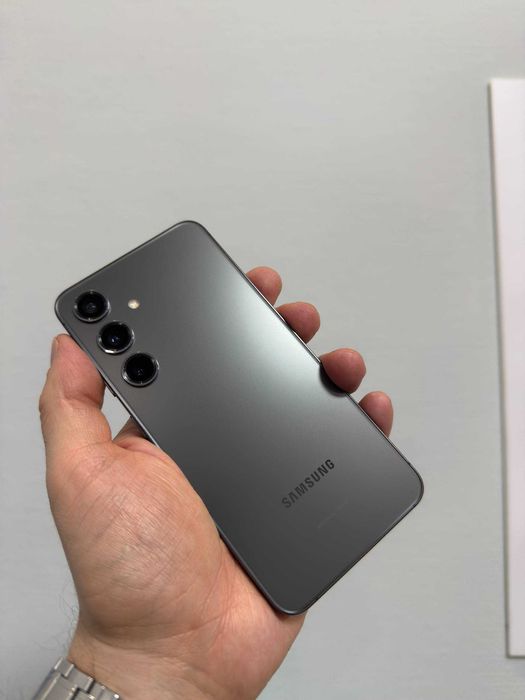 Продам Samsung Galaxy S24 8/128GB Black