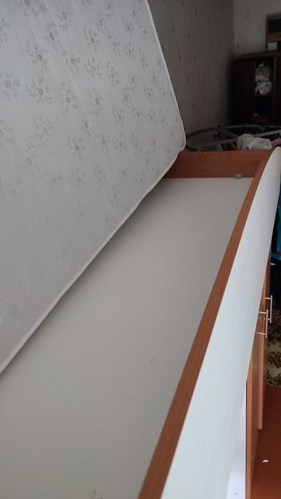 Ліжко-горище (стіл, шафа)