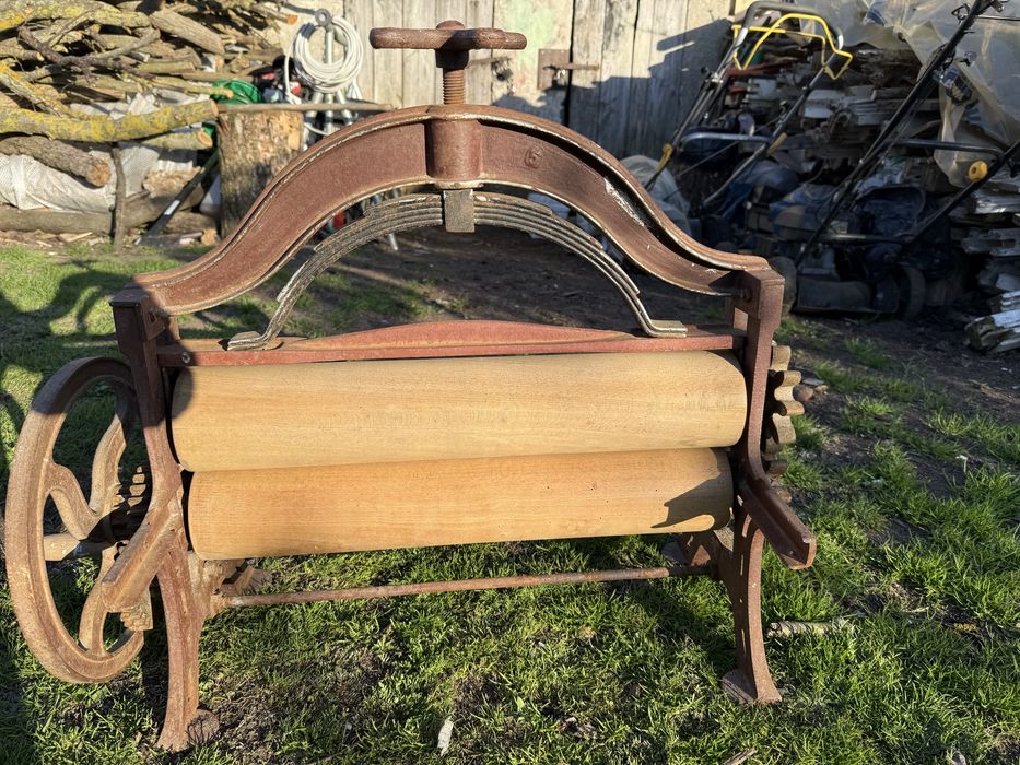 Stary magiel ręczny DANSK DANA – żeliwny, loft/antyk