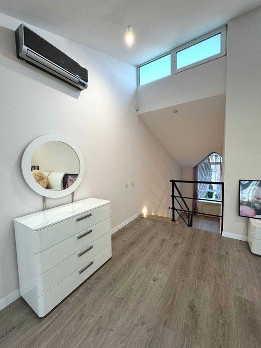 Котедж  з власним гаражем  Петра Полтави центр   300000