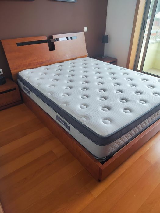 Conjunto de quarto casal madeira maciça
