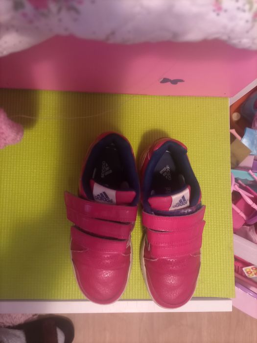 12€ só este fim de semana Tennis adidas menina tamanho 33
