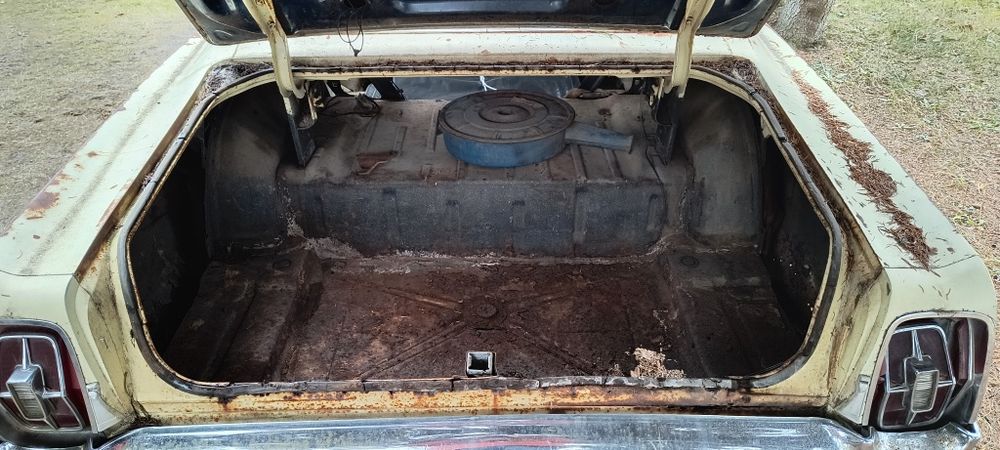 Ford Galaxie 500 nie mustang Camaro - baza do odbudowy części