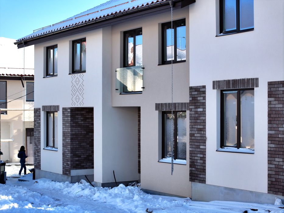 Продам котедж з МІСЬКИМИ комунікаціями, асфальт, Щасливе