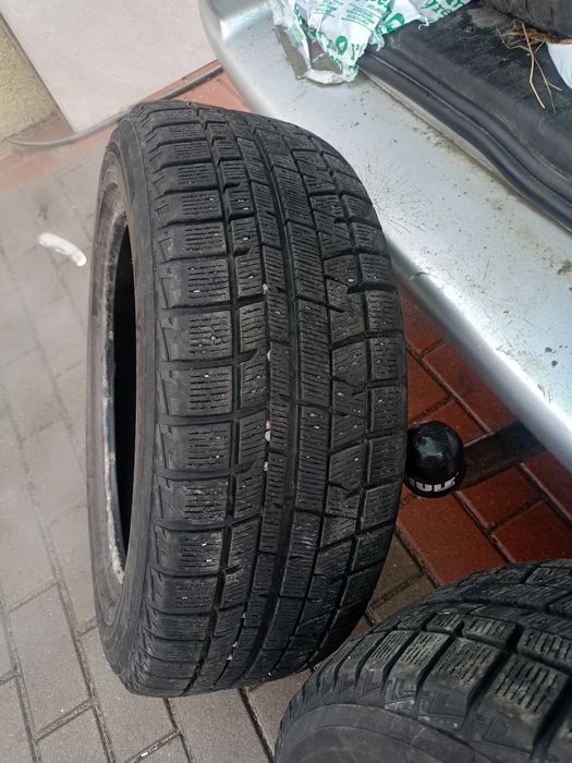 Dwie opony zimowe 205 55 r16