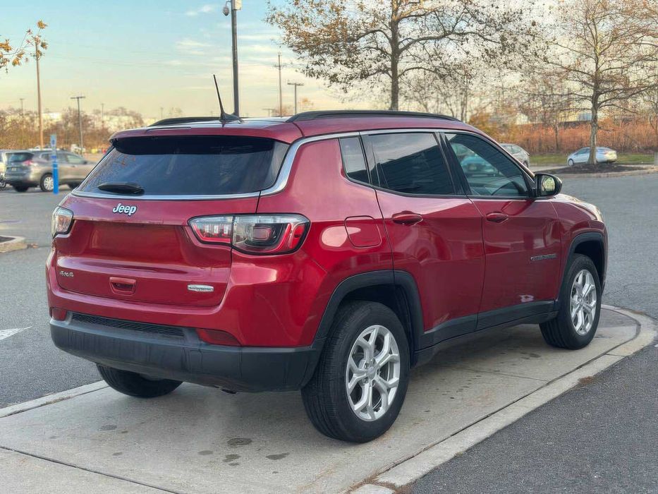 Jeep Compass Latitude      2024