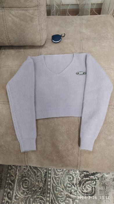 Короткий молодіжний світшот.