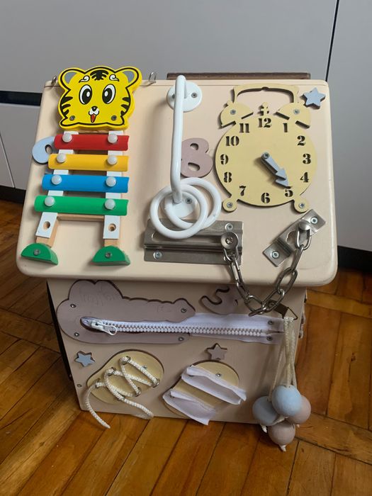 Бізібудинок розвивальний